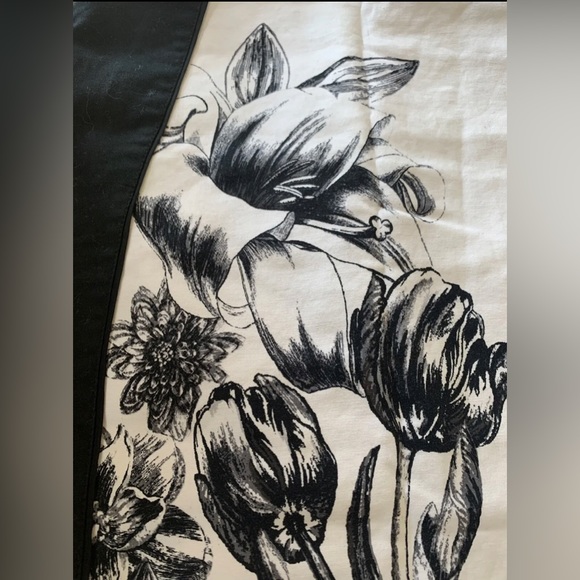 White House Black-Market White/Black Floral Colorblock Pencil Skirt 0 PreOwned - Picture 3 of 8